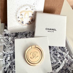 *Rare Chanel Beauty NIB Gold-Tone Phone Ring / Stand for Cell Phone